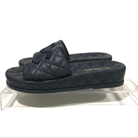 Authentic CHANEL Navy Blue Quilted Agneau Slides Mules Lambskin Leather Size 38 - Picture 6 of 15